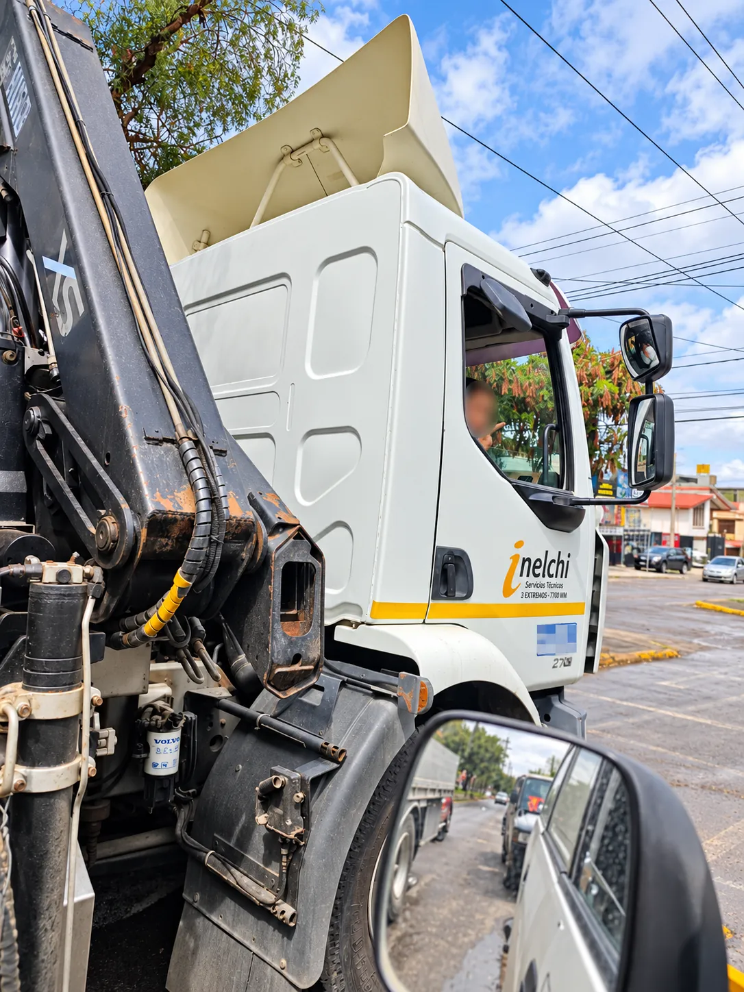 Camión grúa de apoyo técnico