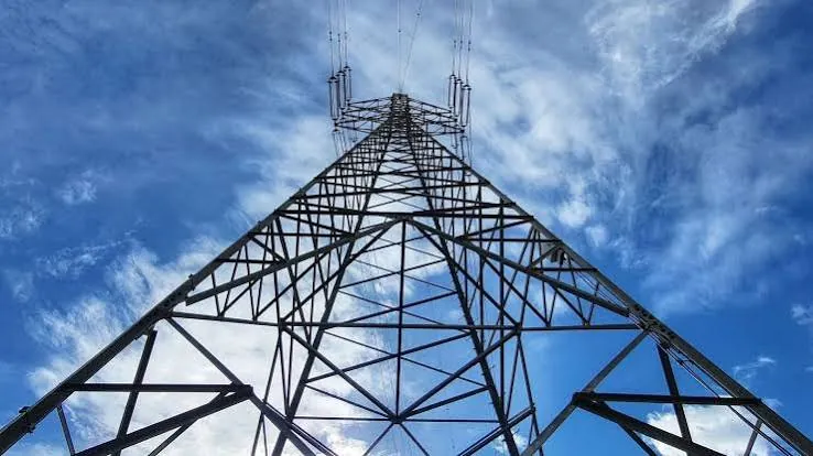 Torre metálica de telecomunicaciones
